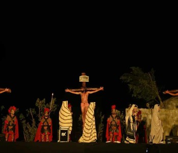 Março ou Abril - Semana Santa: Paixão de Cristo 