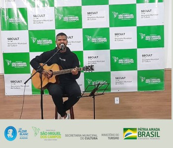 Lucas Cupertino canta MPB