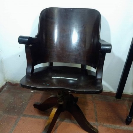 Cadeira Giratória em Madeira