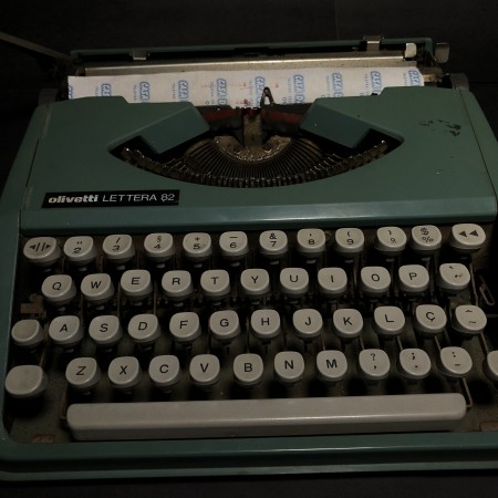 Máquina de Escrever Olivetti Lettera 82.
